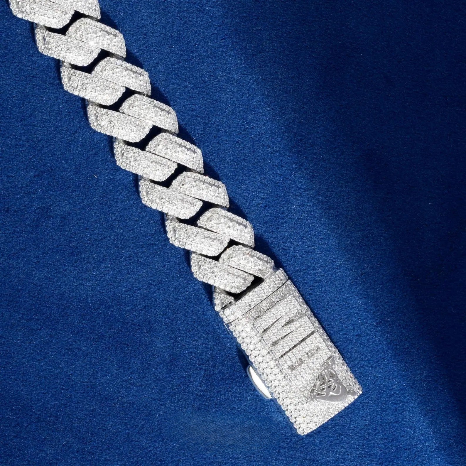 Blink Cuban (Curb) Master Lock Chain